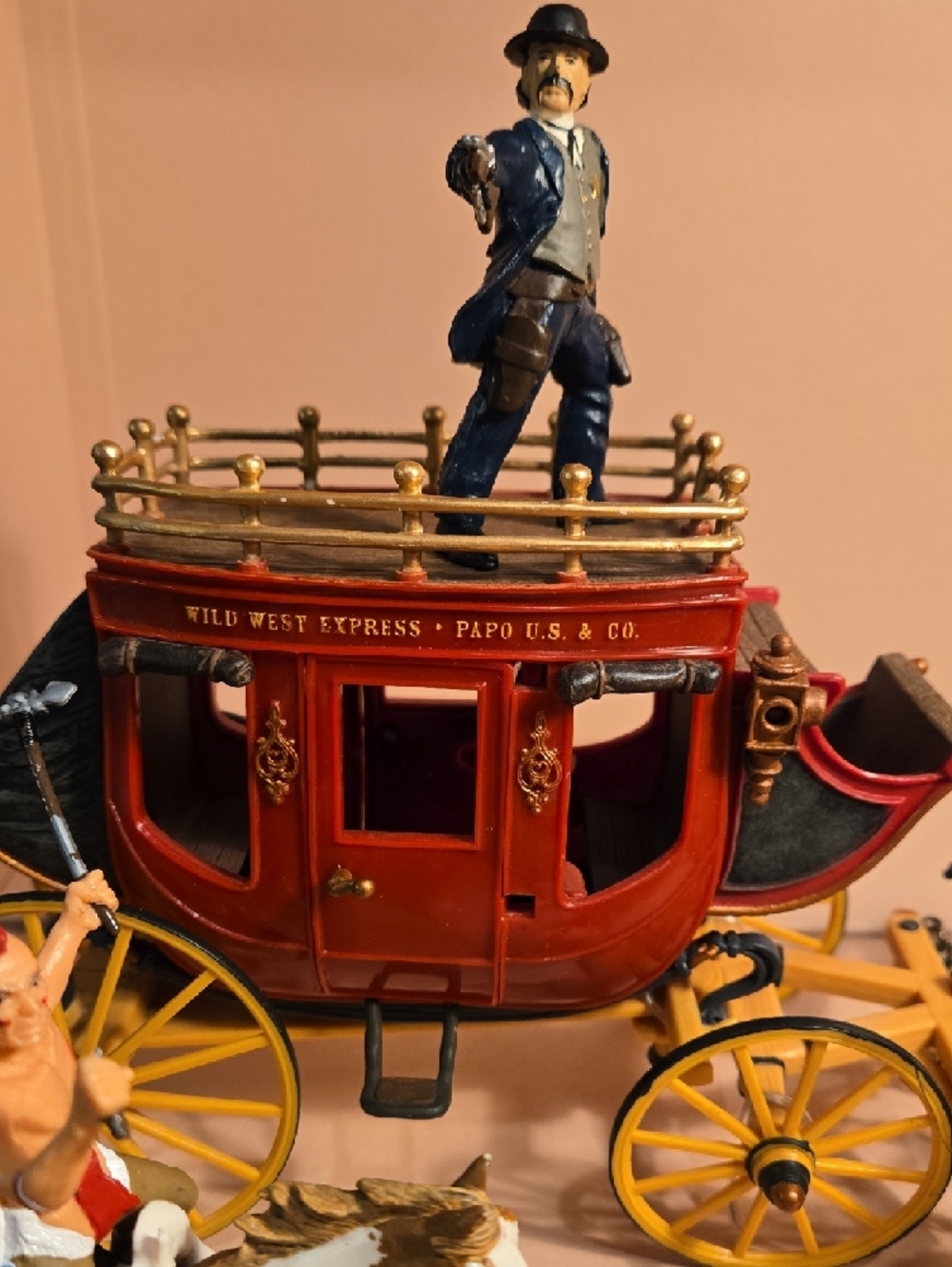 Papo Western Stagecoach Playset with Brown Horses and Multicolored Figures - Picture 2 of 11
